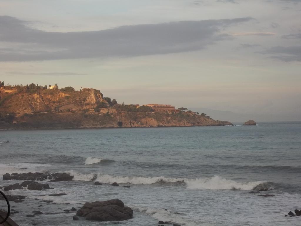 Villa Mare E Monti à Giardini-Naxos Chambre photo